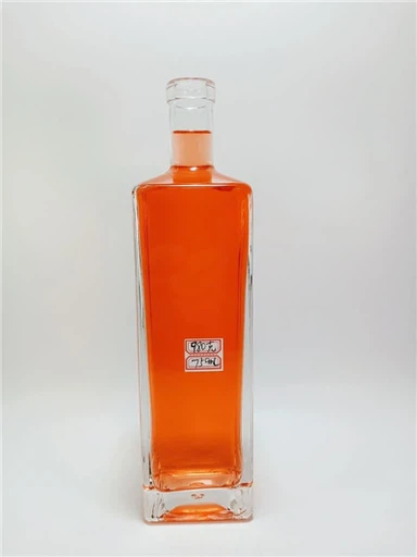 Skleněná láhev na brandy o objemu 750 ml